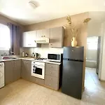2br - 5mins Walk To The With Internet Access Larnaca