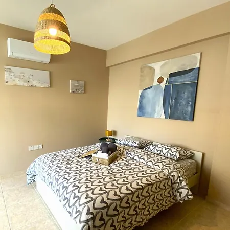 2br - 5mins Walk To The With Internet Access لارنكا