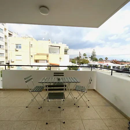 2br - 5mins Walk To The With Internet Access