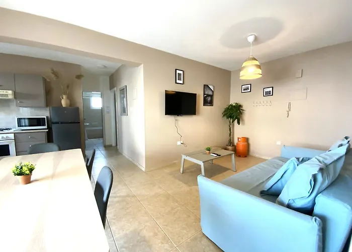 Appartement 2br - 5mins Walk To The With Internet Access