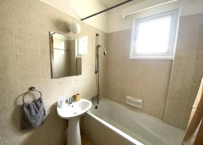 Apartman 2br - 5mins Walk To The With Internet Access