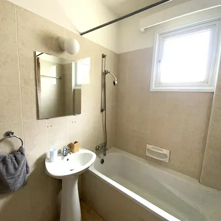 דירה 2br - 5mins Walk To The With Internet Access