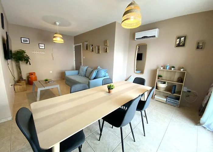 2br - 5mins Walk To The With Internet Access Larnaca